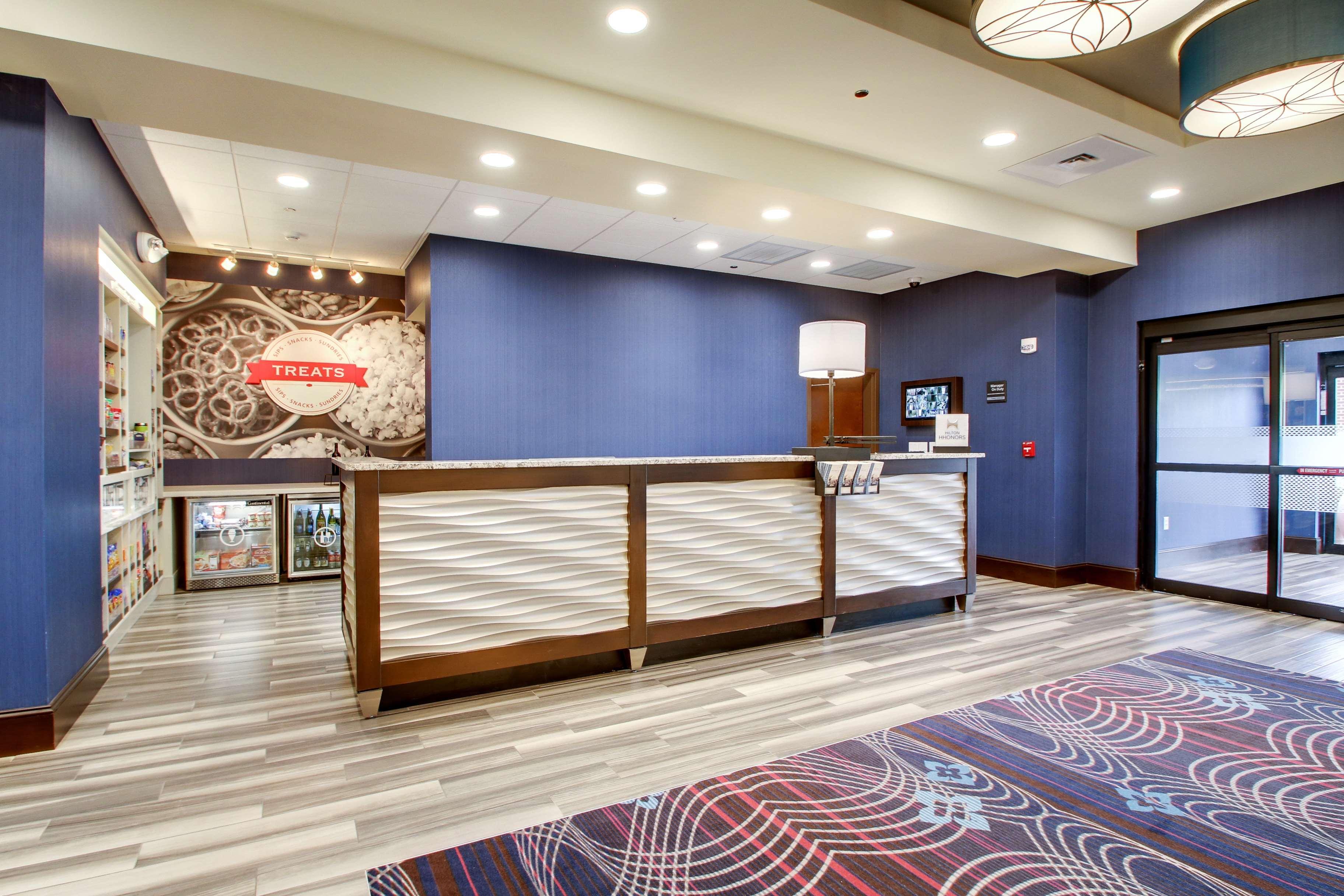 Hampton Inn & Suites Greenville Airport Exterior photo